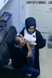 Nonton Film Terekam CCTV Bos Menerima Karyawan Hijab Setelah Mau Dilecehkan Terbaru